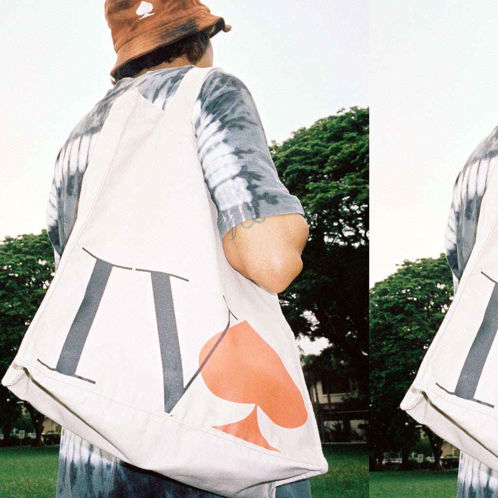 TEAM MANILA IV OF SPADES TOTE BAG CREAM